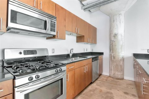 Condo in Tampa, Florida, 1 bedroom  № 1918412 - photo 7