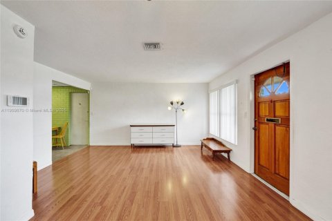 Купить виллу или дом в Холливуд, Флорида 3 спальни, № 1965483 - фото 1