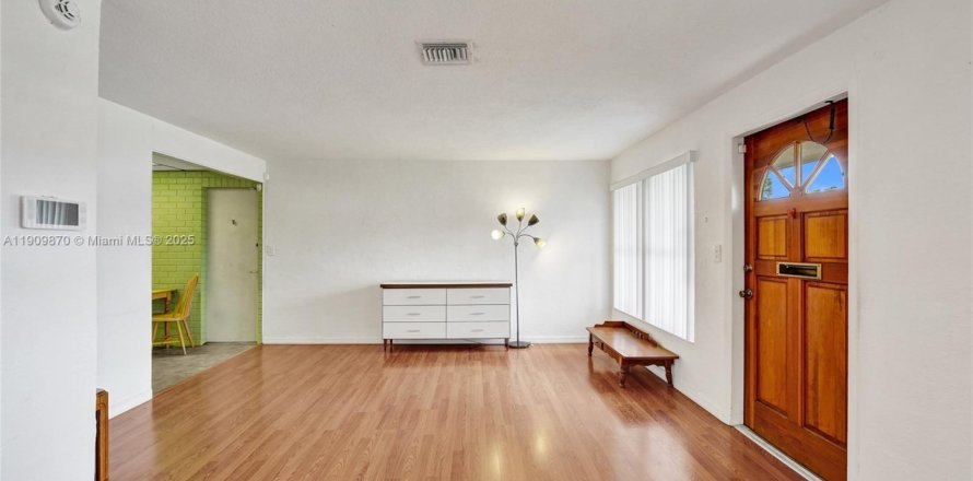 Дом в Холливуд, Флорида 3 спальни № 1965483