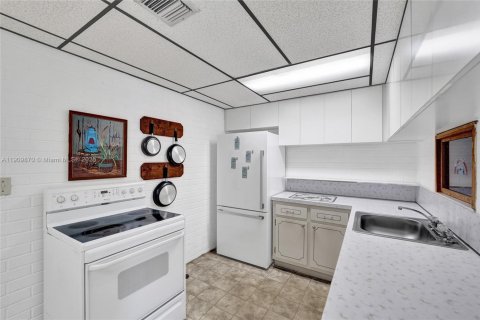 Купить виллу или дом в Холливуд, Флорида 3 спальни, № 1965483 - фото 17