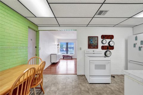 Купить виллу или дом в Холливуд, Флорида 3 спальни, № 1965483 - фото 18