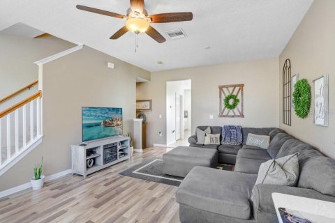 Townhouse in Brandon, Florida 3 bedrooms, 178.09 sq.m. № 1527531 - photo 23