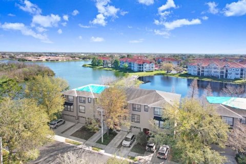 Townhouse in Brandon, Florida 3 bedrooms, 178.09 sq.m. № 1527531 - photo 5