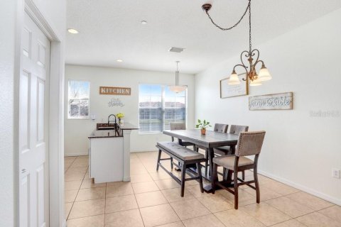 Townhouse in Brandon, Florida 3 bedrooms, 178.09 sq.m. № 1527531 - photo 17