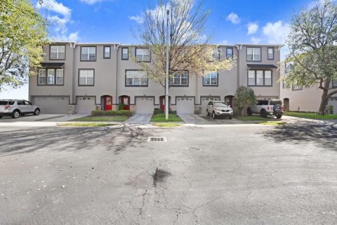 Townhouse in Brandon, Florida 3 bedrooms, 178.09 sq.m. № 1527531 - photo 26