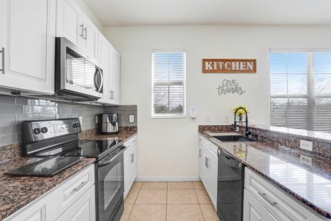 Townhouse in Brandon, Florida 3 bedrooms, 178.09 sq.m. № 1527531 - photo 20