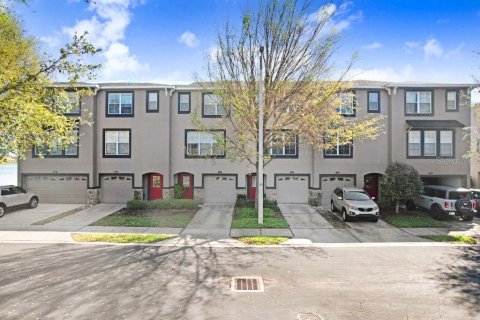 Townhouse in Brandon, Florida 3 bedrooms, 178.09 sq.m. № 1527531 - photo 2