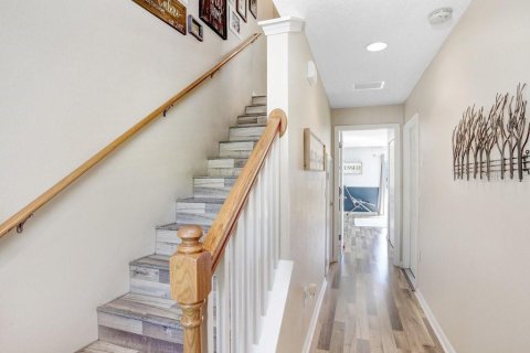 Townhouse in Brandon, Florida 3 bedrooms, 178.09 sq.m. № 1527531 - photo 6
