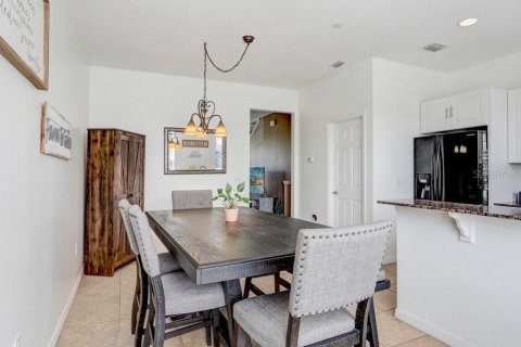 Townhouse in Brandon, Florida 3 bedrooms, 178.09 sq.m. № 1527531 - photo 18