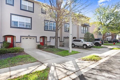 Townhouse in Brandon, Florida 3 bedrooms, 178.09 sq.m. № 1527531 - photo 3