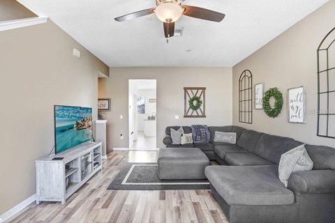 Townhouse in Brandon, Florida 3 bedrooms, 178.09 sq.m. № 1527531 - photo 22
