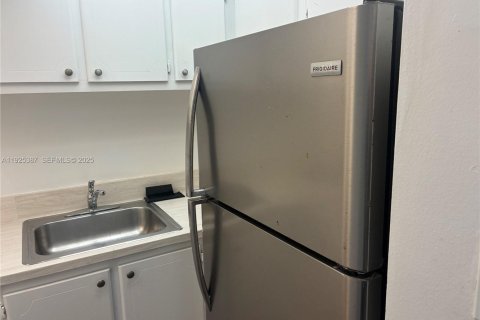 Снять в аренду кондоминиум в Майами-Бич, Флорида 50.45м2, № 1983901 - фото 9