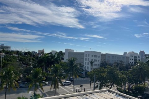 Снять в аренду кондоминиум в Майами-Бич, Флорида 50.45м2, № 1983901 - фото 18