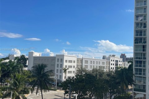 Снять в аренду кондоминиум в Майами-Бич, Флорида 50.45м2, № 1983901 - фото 15