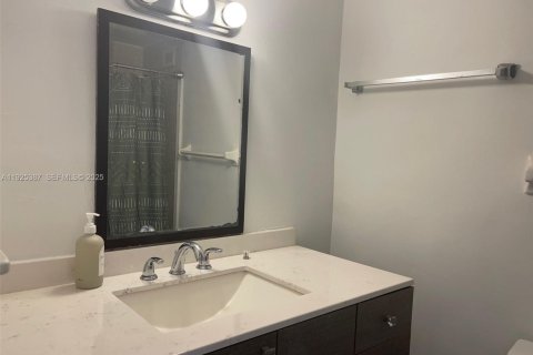 Снять в аренду кондоминиум в Майами-Бич, Флорида 50.45м2, № 1983901 - фото 11