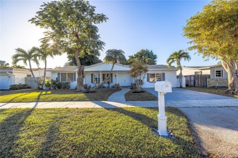 Купить виллу или дом в Катлер-Бей, Флорида 4 спальни, 212.75м2, № 2008987 - фото 7