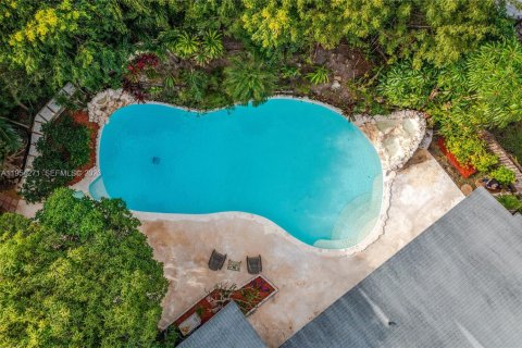 Дом в Катлер-Бей, Флорида 4 спальни, 212.75м2 № 2008987