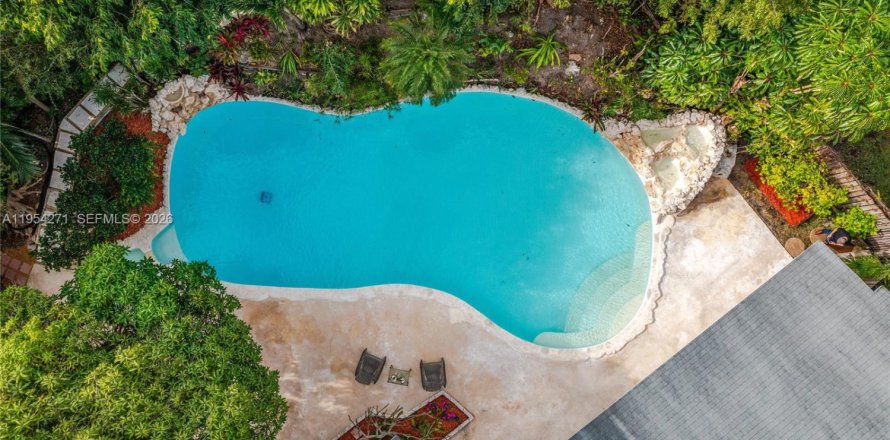 Дом в Катлер-Бей, Флорида 4 спальни, 212.75м2 № 2008987