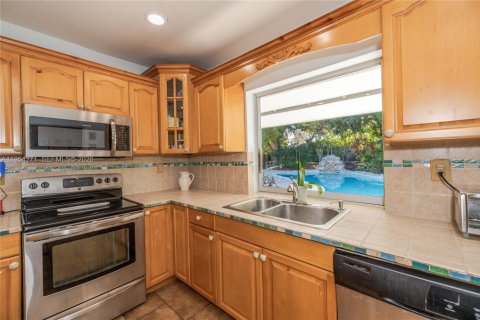 Купить виллу или дом в Катлер-Бей, Флорида 4 спальни, 212.75м2, № 2008987 - фото 4