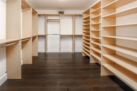 Villa ou maison à vendre à Hollywood, Floride: 5 chambres, 328.6 m2 № 1966359 - photo 21