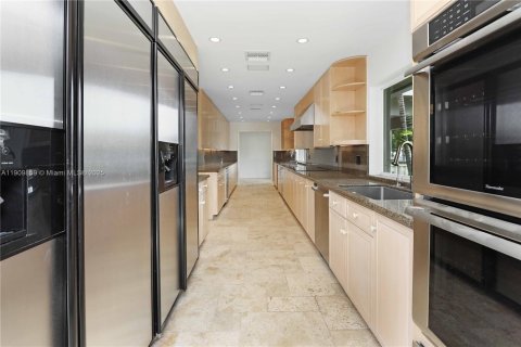 Villa ou maison à vendre à Hollywood, Floride: 5 chambres, 328.6 m2 № 1966359 - photo 11