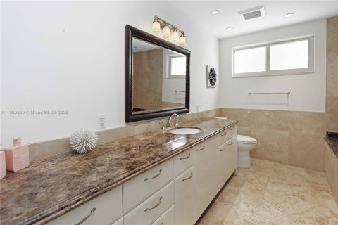 Villa ou maison à vendre à Hollywood, Floride: 5 chambres, 328.6 m2 № 1966359 - photo 28