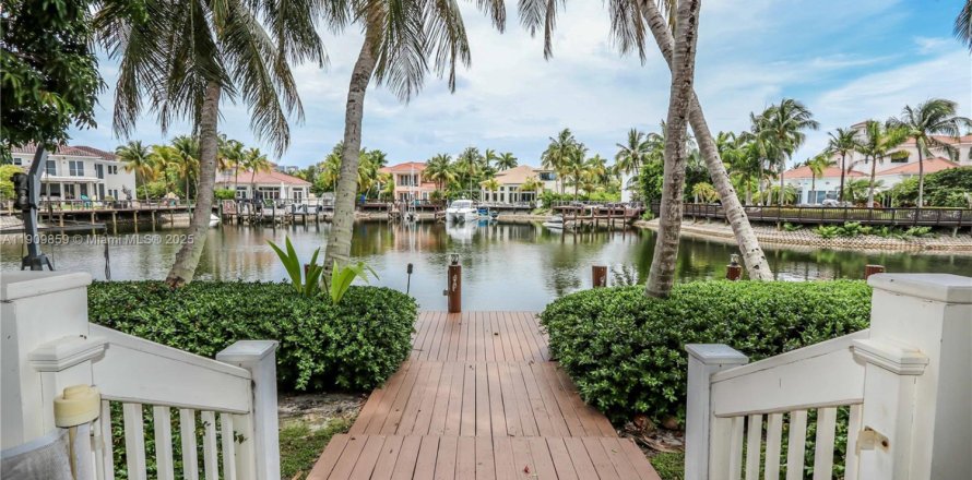 Villa ou maison à Hollywood, Floride 5 chambres, 328.6 m2 № 1966359