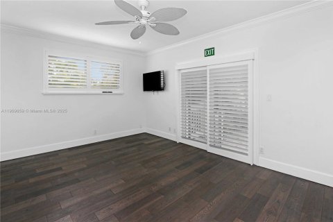 Villa ou maison à vendre à Hollywood, Floride: 5 chambres, 328.6 m2 № 1966359 - photo 24