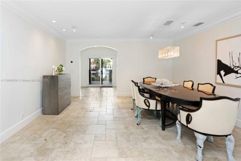 Villa ou maison à vendre à Hollywood, Floride: 5 chambres, 328.6 m2 № 1966359 - photo 4