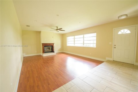Casa en alquiler en Homestead, Florida, 4 dormitorios, 193.05 m2 № 1927513 - foto 8