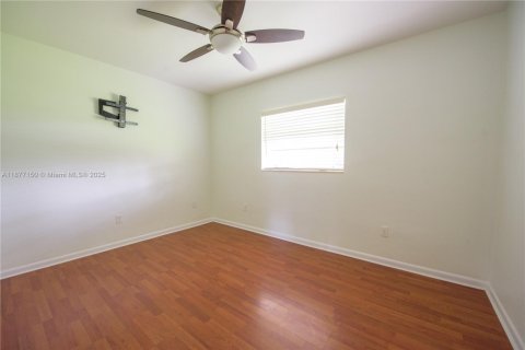 Casa en alquiler en Homestead, Florida, 4 dormitorios, 193.05 m2 № 1927513 - foto 11