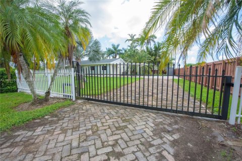 Casa en alquiler en Homestead, Florida, 4 dormitorios, 193.05 m2 № 1927513 - foto 26