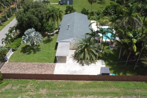 Casa en alquiler en Homestead, Florida, 4 dormitorios, 193.05 m2 № 1927513 - foto 28