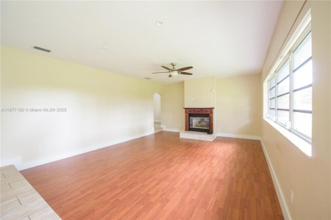 Casa en alquiler en Homestead, Florida, 4 dormitorios, 193.05 m2 № 1927513 - foto 2