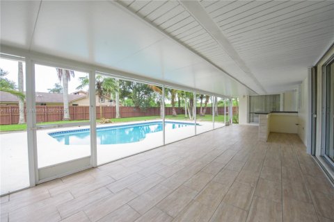 Casa en alquiler en Homestead, Florida, 4 dormitorios, 193.05 m2 № 1927513 - foto 17