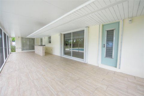 Casa en alquiler en Homestead, Florida, 4 dormitorios, 193.05 m2 № 1927513 - foto 18