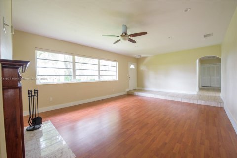 Casa en alquiler en Homestead, Florida, 4 dormitorios, 193.05 m2 № 1927513 - foto 3