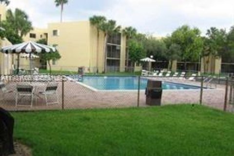 Снять в аренду кондоминиум в Майами, Флорида 2 спальни, 89.65м2, № 1989751 - фото 22