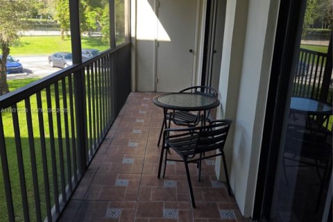 Снять в аренду кондоминиум в Майами, Флорида 2 спальни, 89.65м2, № 1989751 - фото 16