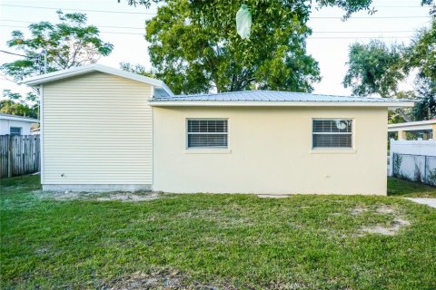 Villa ou maison à louer à Tampa, Floride: 4 chambres, 130.99 m2 № 1802399 - photo 16