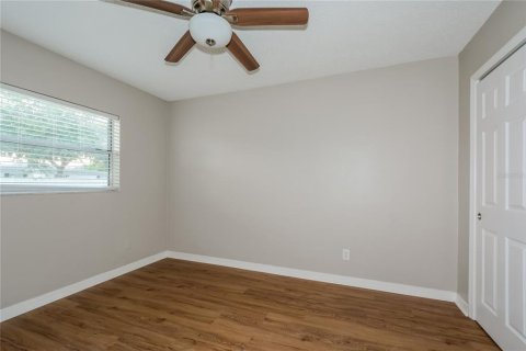Villa ou maison à louer à Tampa, Floride: 4 chambres, 130.99 m2 № 1802399 - photo 12