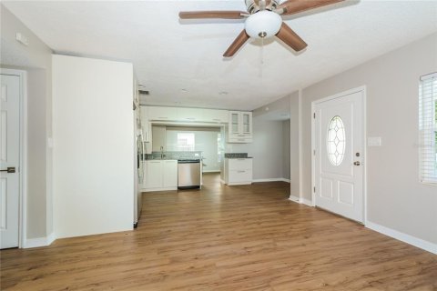 Villa ou maison à louer à Tampa, Floride: 4 chambres, 130.99 m2 № 1802399 - photo 4