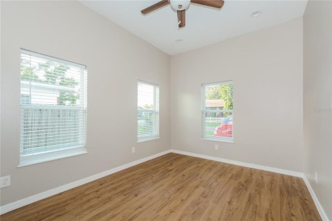 Villa ou maison à louer à Tampa, Floride: 4 chambres, 130.99 m2 № 1802399 - photo 7