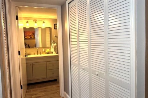 Condo in Orlando, Florida, 2 bedrooms  № 1572786 - photo 15