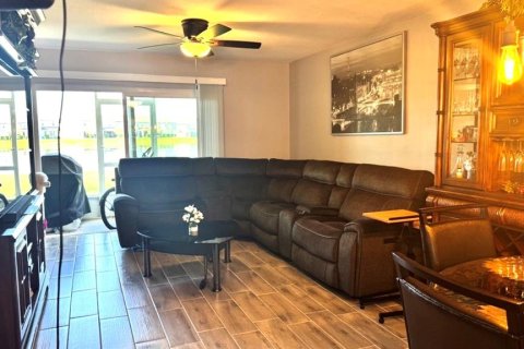 Condo in Orlando, Florida, 2 bedrooms  № 1572786 - photo 3