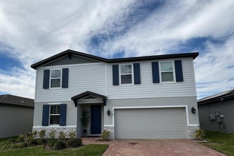 House in Winter Haven, Florida 4 bedrooms, 219.25 sq.m. № 1757487 - photo 1