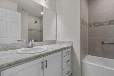House in Winter Haven, Florida 3 bedrooms, 144.28 sq.m. № 1560726 - photo 19