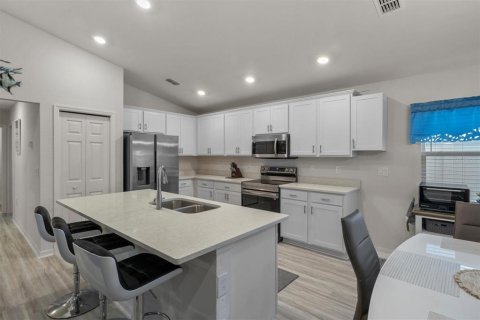 House in Winter Haven, Florida 3 bedrooms, 144.28 sq.m. № 1560726 - photo 10