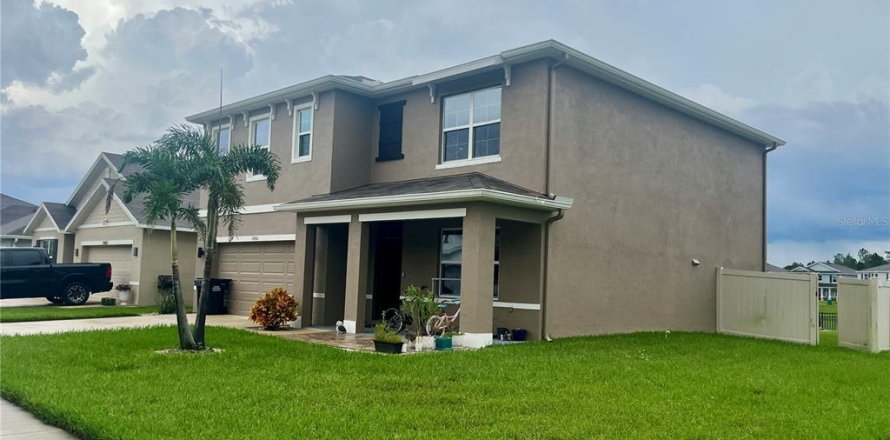Villa ou maison à Odessa, Floride 5 chambres, 242.01 m2 № 2413678