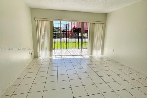 Apartment in Miami, Florida 2 bedrooms, 109.25 sq.m. № 1994826 - photo 7